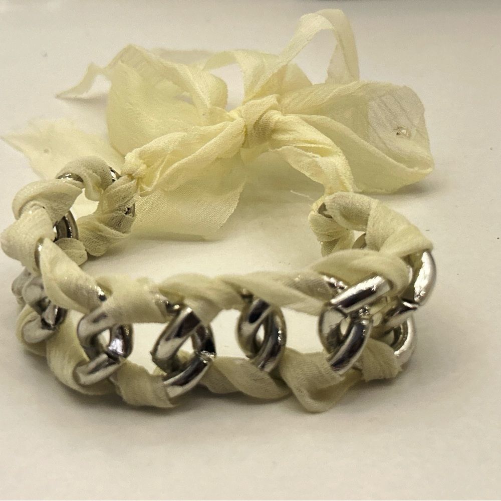 Bracelets - Picture 3 of 16
